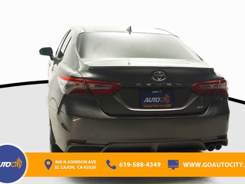 Used 2019 Toyota Camry SE w/ Carpet Mat Package FWD image 15