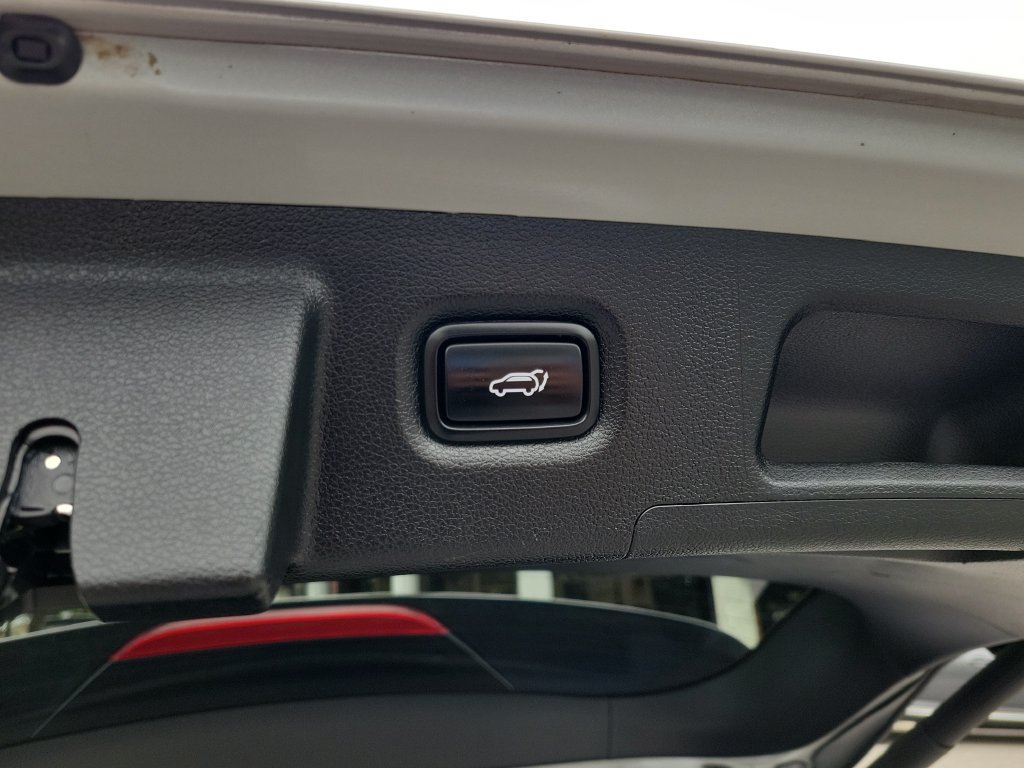 Used 2019 Hyundai Santa Fe Limited FWD image 8
