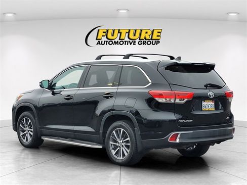 Used 2019 Toyota Highlander image 7