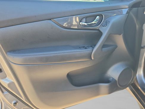 Certified 2017 Nissan Rogue SV image 19