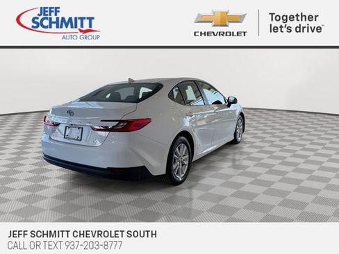 Used 2025 Toyota Camry LE image 10