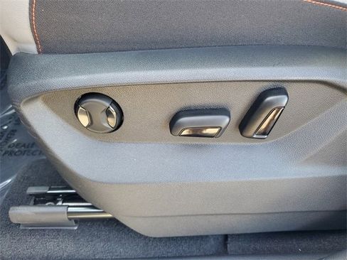 Certified 2025 Volkswagen Atlas Peak Edition SE image 21