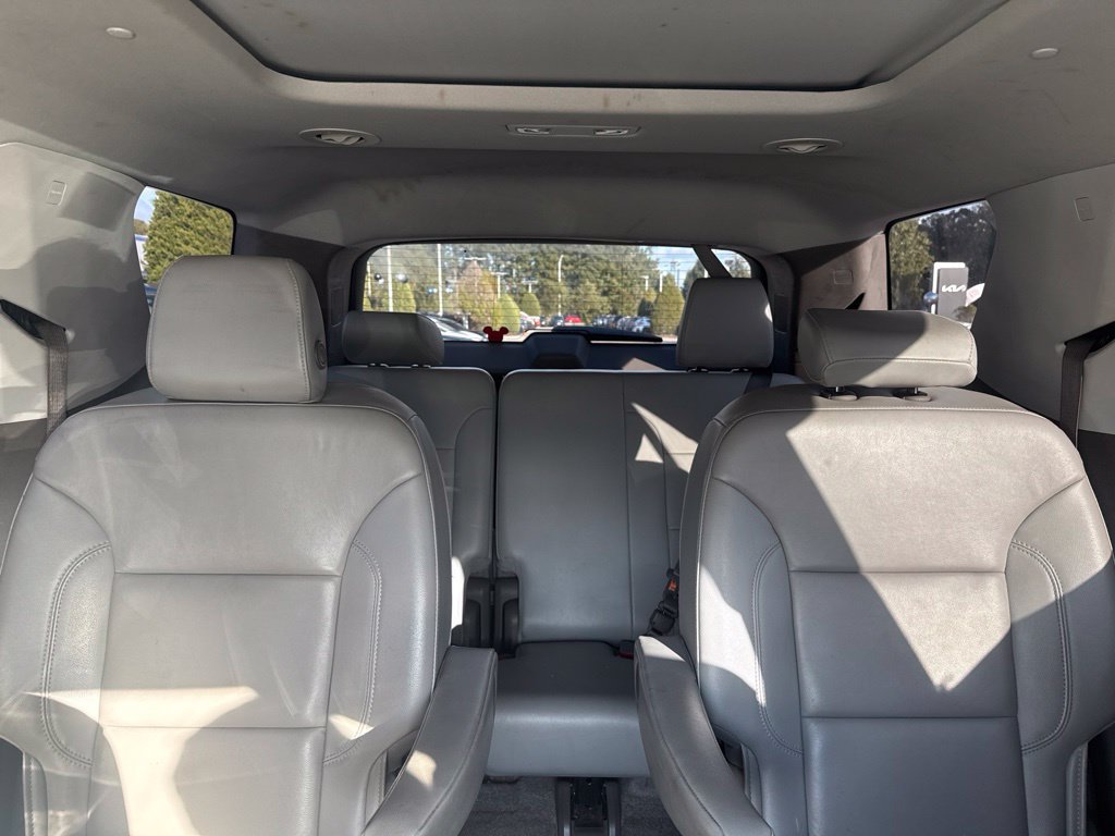 Used 2018 Chevrolet Traverse LT w/ LPO, Black Accent Package FWD image 13