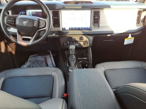 Used 2024 Ford Bronco Outer Banks image 12