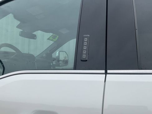 Used 2023 Ford F350 Lariat w/ Lariat Ultimate Package image 8