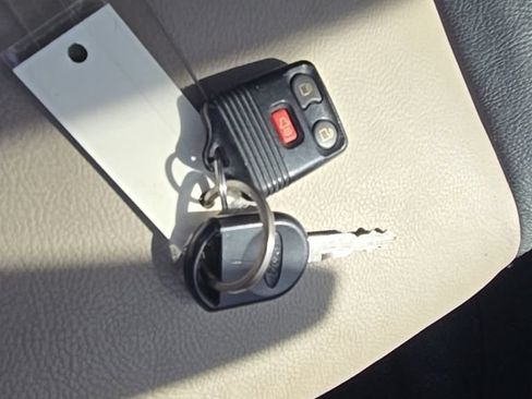Used 2008 Ford Explorer Sport Trac Limited AWD/4WD image 38