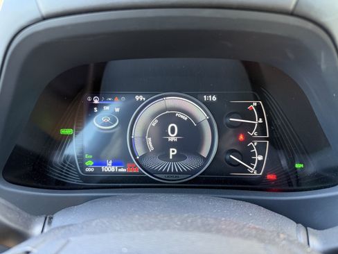 Used 2024 Lexus UX 250h FWD w/ Premium Package image 19