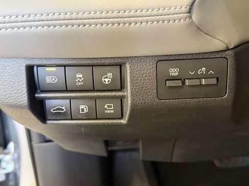 Used 2020 Toyota Avalon Limited w/ Advanced Safety Package FWD image 28