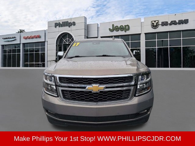 Used 2017 Chevrolet Suburban LT w/ Luxury Package RWD image 8
