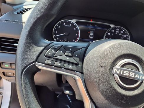 Used 2024 Nissan Sentra SV FWD image 19