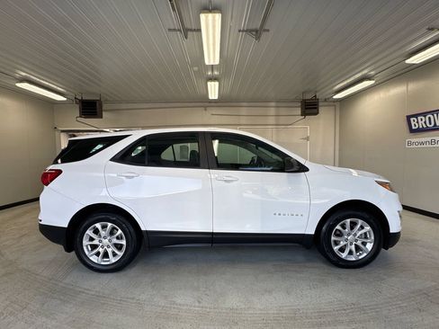 Used 2020 Chevrolet Equinox LS AWD/4WD image 5