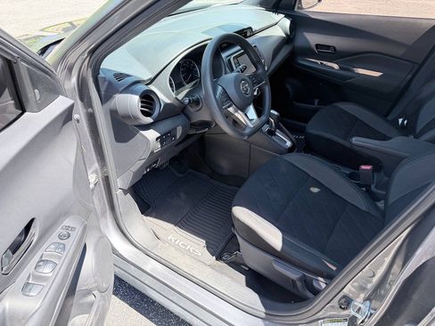 Used 2020 Nissan Kicks S FWD image 17