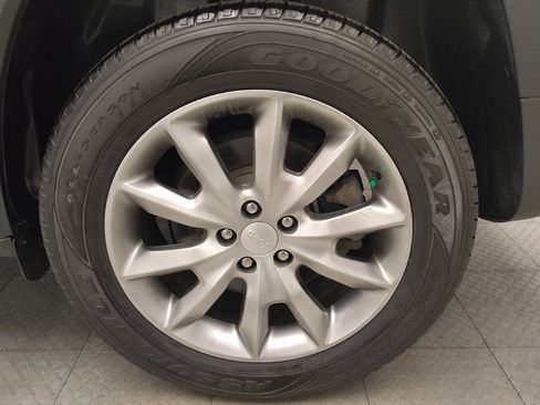 Used 2018 Jeep Cherokee Limited AWD/4WD image 31