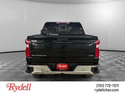 Used 2022 Chevrolet Silverado 1500 LTZ w/ LTZ Convenience Package II AWD/4WD image 4