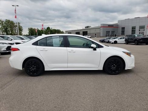 Used 2026 Toyota Corolla LE FWD image 4