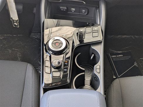 Used 2025 Kia Sportage LX image 22