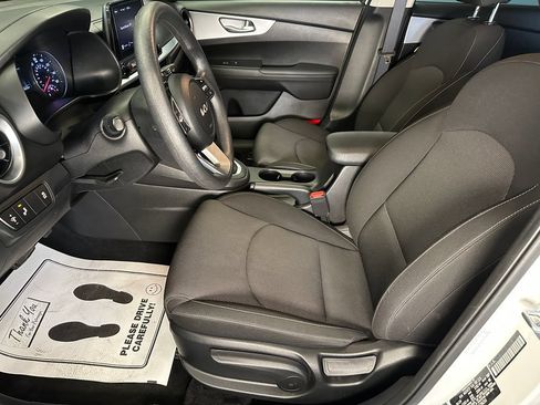 Used 2024 Kia Forte LXS w/ LXS Technology Package FWD image 19