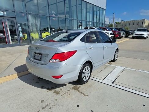 Used 2016 Hyundai Accent SE FWD image 4