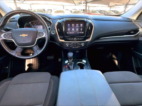 Used 2021 Chevrolet Traverse LT image 15