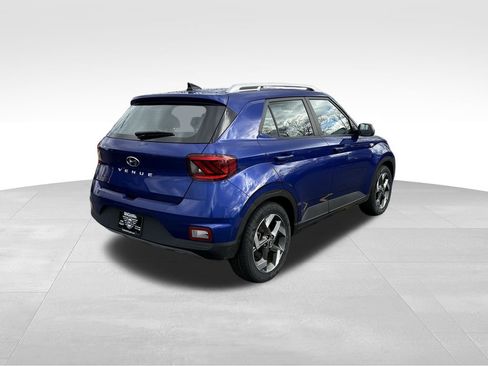 Used 2022 Hyundai Venue SEL image 7