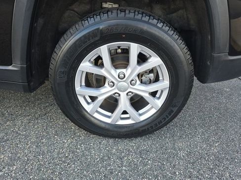 Used 2022 Jeep Grand Cherokee Limited image 12