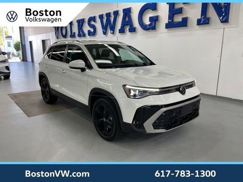 Used 2025 Volkswagen Taos SEL w/ Black Wheel Plus Package image 5