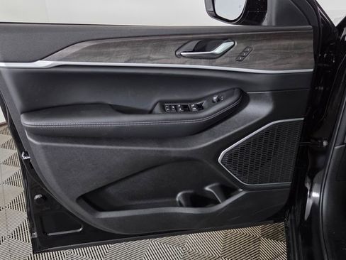 New 2026 Jeep Grand Cherokee Limited image 12