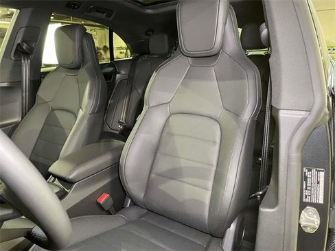 New 2025 Porsche Macan 4 Electric image 5