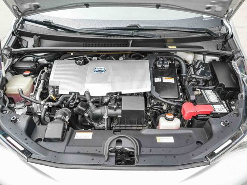 Used 2016 Toyota Prius Two w/ Preferred Accessory Package FWD image 26