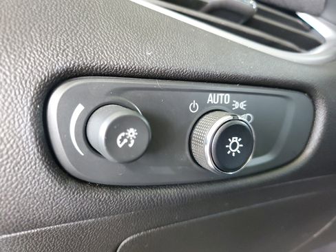 Used 2024 Chevrolet Malibu LT image 21