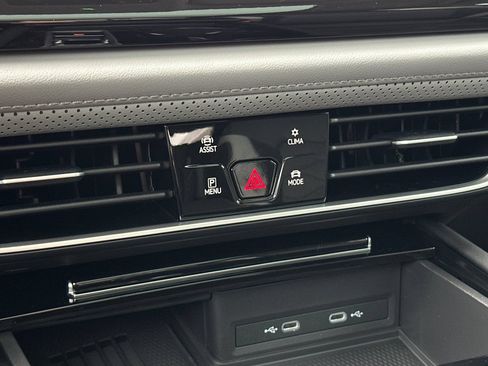 New 2025 Volkswagen Atlas Peak Edition SE AWD/4WD image 21