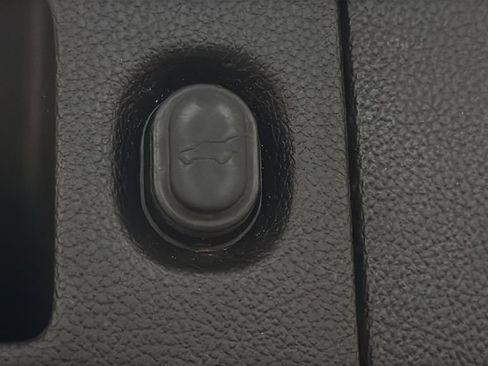 Used 2019 GMC Yukon XL Denali AWD/4WD image 9