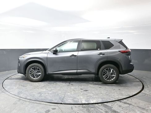 Used 2024 Nissan Rogue S image 11