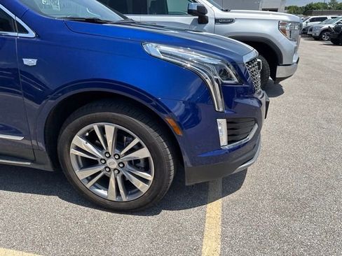 Used 2023 Cadillac XT5 Premium Luxury w/ Technology Package AWD/4WD image 7