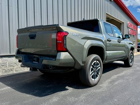 Certified 2025 Toyota Tacoma TRD Sport w/ TRD Sport Premium Package AWD/4WD image 26