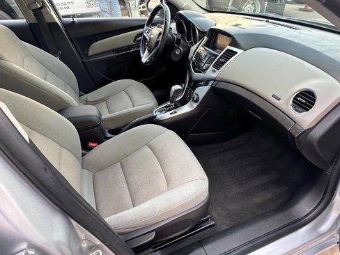 Used 2014 Chevrolet Cruze LT FWD image 9