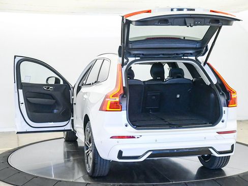 Certified 2025 Volvo XC60 B5 Plus AWD/4WD image 25