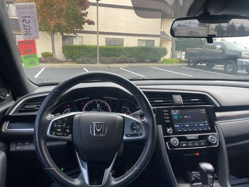 Used 2019 Honda Civic Sport image 19