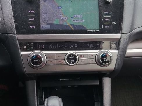 Used 2017 Subaru Outback 3.6R Touring AWD/4WD image 13