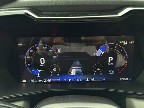 Used 2026 Chevrolet Colorado ZR2 w/ Technology Package AWD/4WD image 13