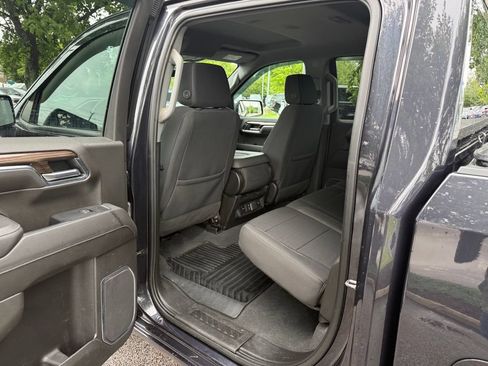 Used 2022 Chevrolet Silverado 1500 LT AWD/4WD image 11