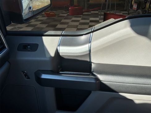 Certified 2019 Ford F150 XLT w/ Equipment Group 302A Luxury image 37