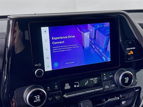 Used 2024 Toyota Highlander LE image 25