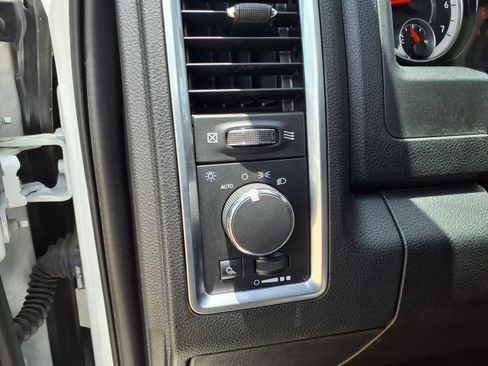 Used 2024 RAM 1500 Classic SLT AWD/4WD image 21