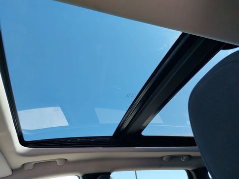 Used 2016 Jeep Cherokee 75th Anniversary image 30