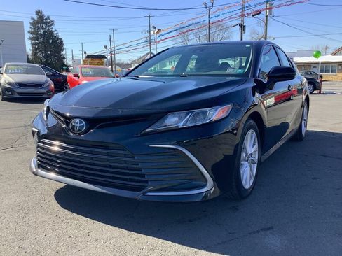 Used 2022 Toyota Camry LE FWD image 29