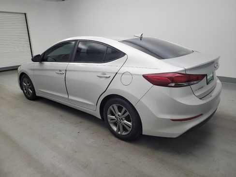 Used 2017 Hyundai Elantra SE w/ SE A/T Tech Package 03 FWD image 3