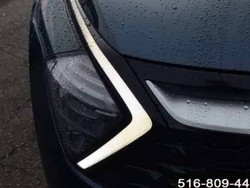 Used 2023 Kia Sportage EX image 11