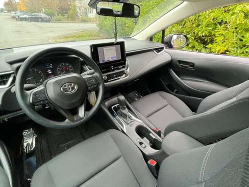 Used 2024 Toyota Corolla LE FWD image 11