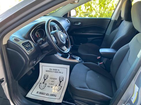 Used 2018 Jeep Compass Sport FWD image 33